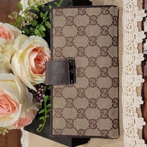 Authentic Gucci wallet